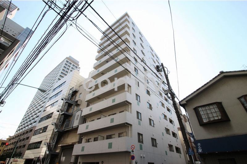 建物外観　タイル貼りの重厚感のある外観