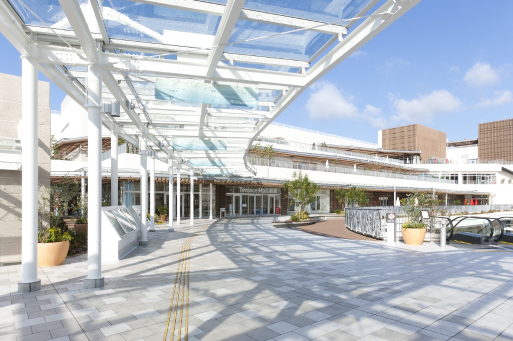 ショッピングセンター　Terrace Mall(テラスモール)湘南（ショッピングセンター）まで2561m