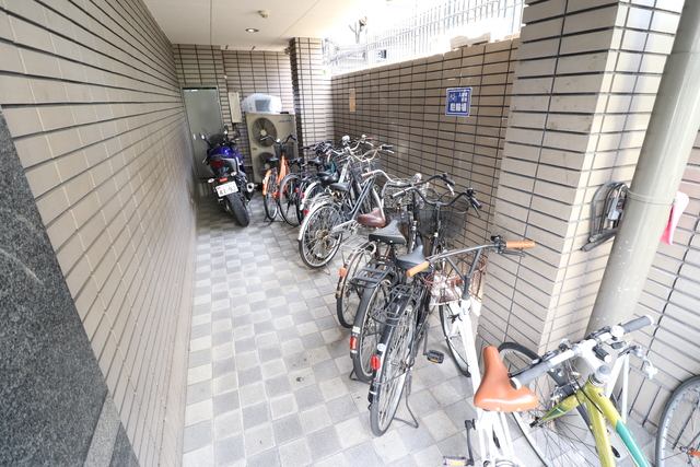 その他共有部分　屋根付き駐輪場