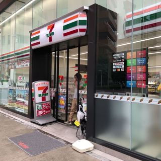 コンビニ　セブンイレブン浜松町1丁目北店（コンビニ）まで162m