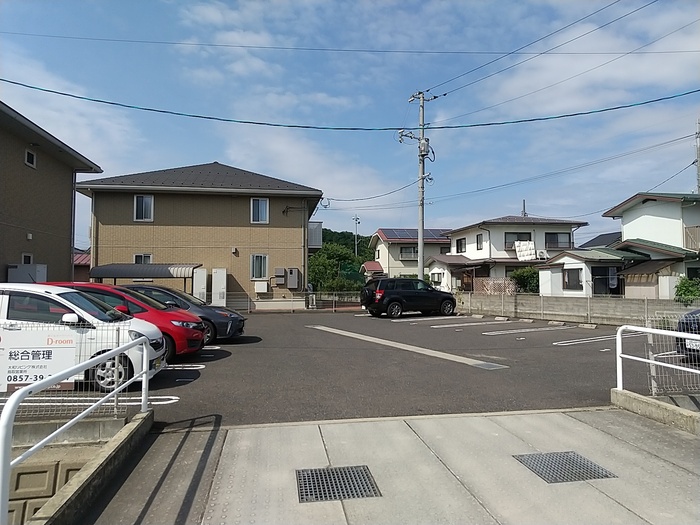 駐車場　駐車場