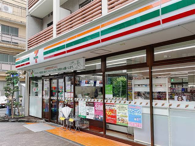 コンビニ　セブンイレブン新宿百人町2丁目店（コンビニ）まで97m