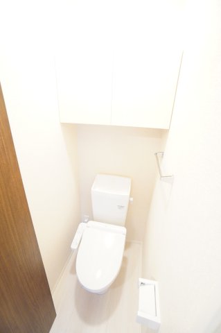 トイレ　※同物件・反転タイプの写真です。
