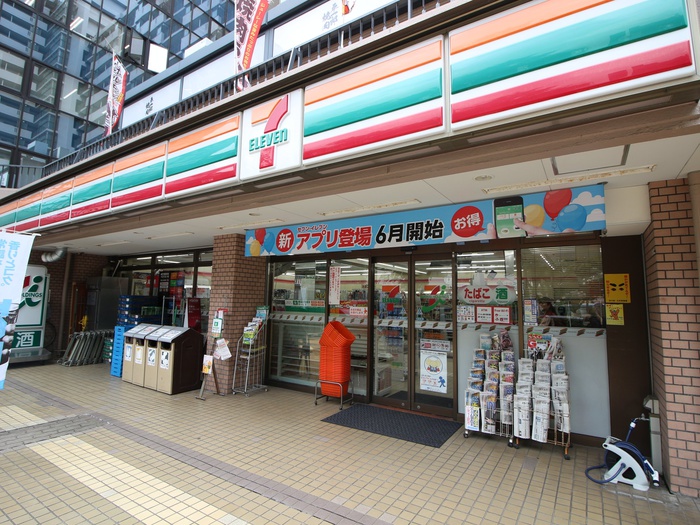 コンビニ　セブンイレブン（コンビニ）まで381m