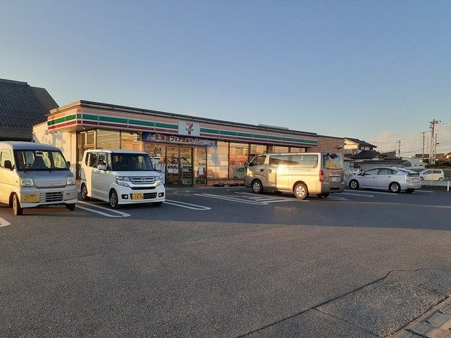 コンビニ　セブンイレブン富津下飯野店（コンビニ）まで650m