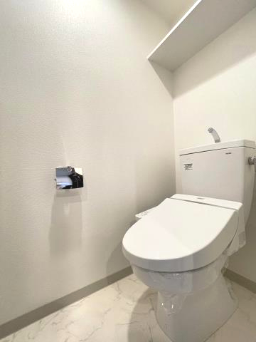 地下鉄鶴舞線 大須観音駅 徒歩4分 15階建 築8年のトイレ写真