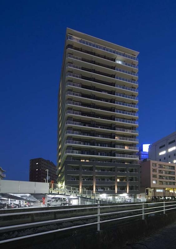 地下鉄七隈線 天神南駅 徒歩5分 18階建 築19年の居間写真
