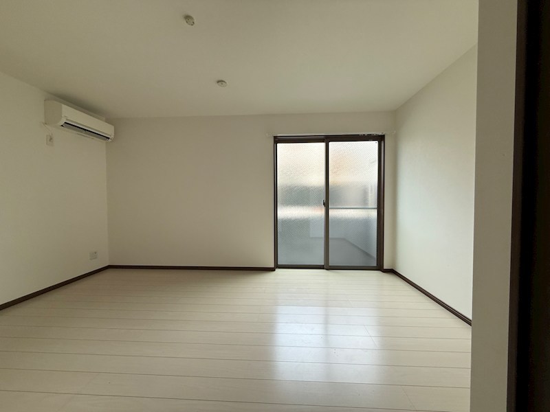 ワコーレヴィアーノ垂水塩屋町の居間写真