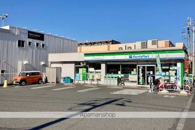 コンビニ　ファミリーマート 大田上池台四丁目店（コンビニ）まで388m