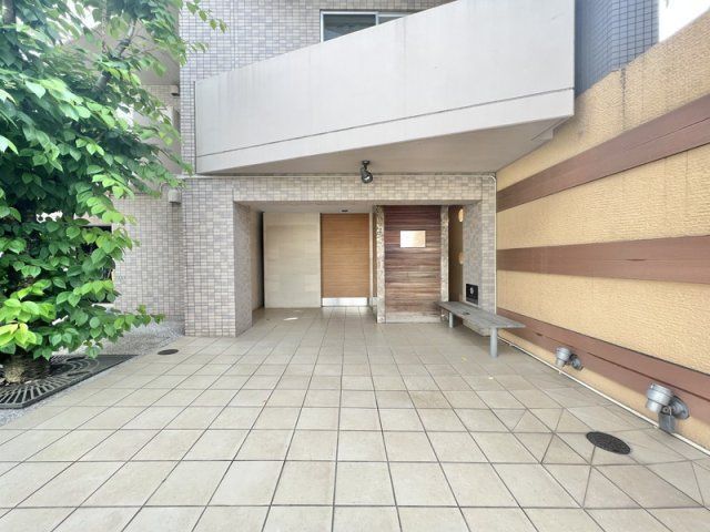 エントランス　※全て別号室のお写真。内装等参考にしてください。