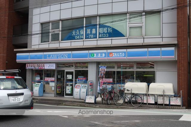 コンビニ　ローソン京成大久保駅前店（コンビニ）まで156m