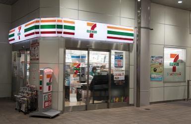 コンビニ　セブンイレブン京急ＳＴ大森町店（コンビニ）まで235m