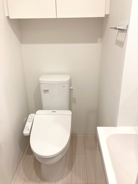 トイレ　※写真は同タイプ住戸です。