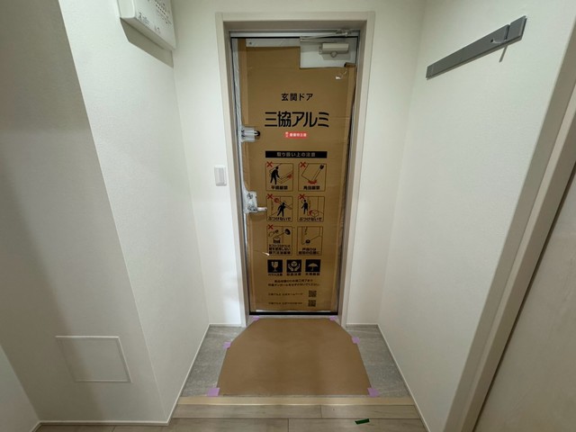 近鉄南大阪線 今川駅 徒歩10分 3階建 築1年の玄関写真