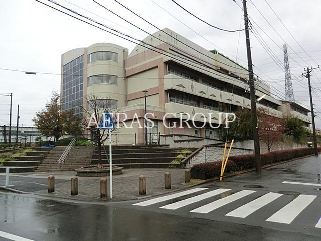 小学校　横浜市立東山田小学校（小学校）まで637m