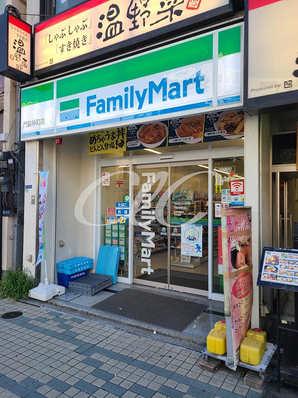 コンビニ　ファミリーマート 門前仲町店（コンビニ）まで306m