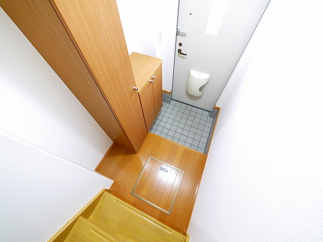 玄関　収納もある玄関です