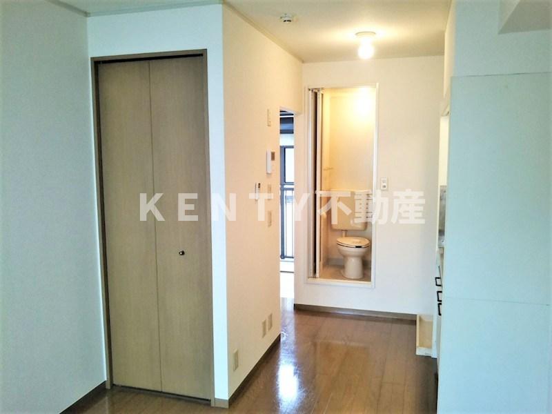 その他部屋・スペース　開放的な寝室です