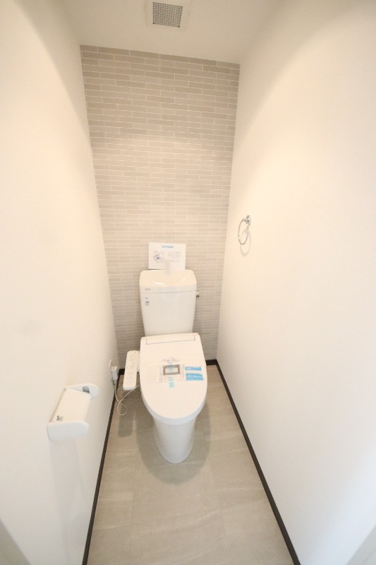阪神本線 大物駅 徒歩5分 3階建 築31年のトイレ写真