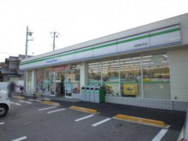 コンビニ　ファミリーマート桂西滝川町店（コンビニ）まで150m