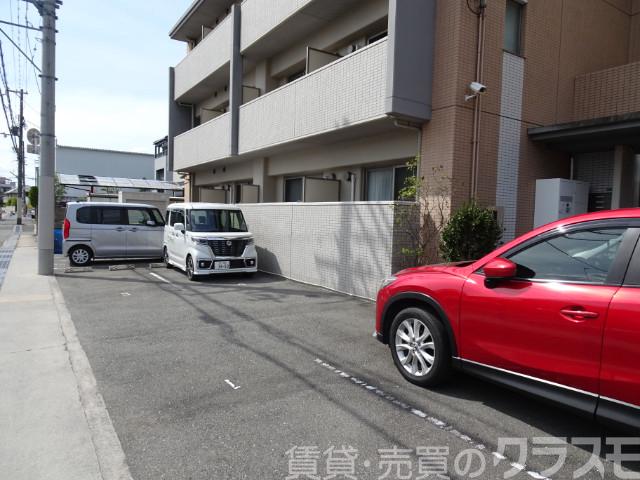 駐車場　敷地内駐車場