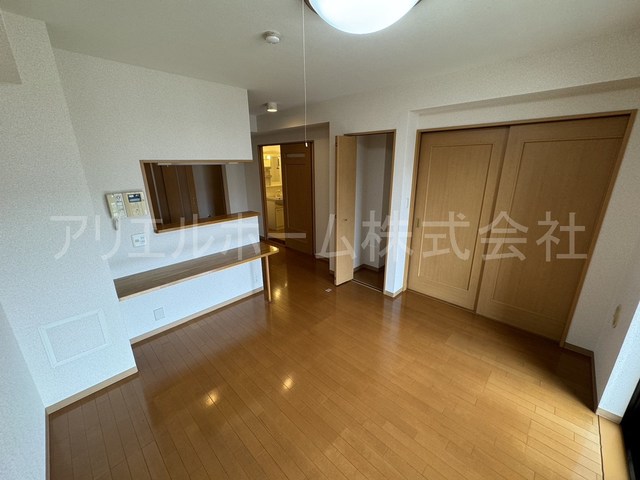 ヴィラージュ高松IIの居間写真