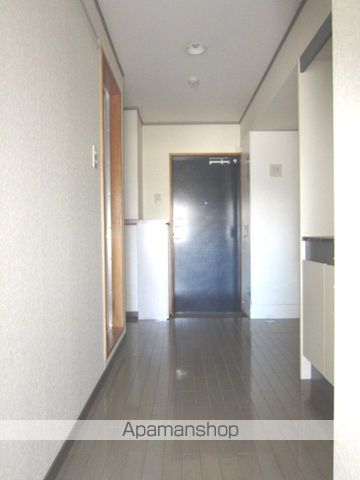 長野電鉄長野線 市役所前駅 徒歩9分 5階建 築30年の玄関写真