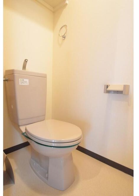 トイレ　落ち着いた色調のトイレです♪