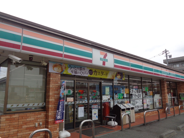 コンビニ　セブンイレブン 日野税務署前店（コンビニ）まで447m