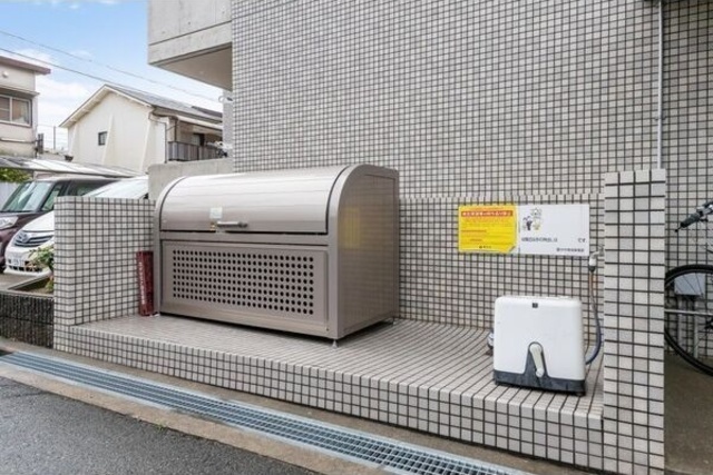阪急宝塚線 曽根駅 徒歩14分 3階建 築33年の外観写真