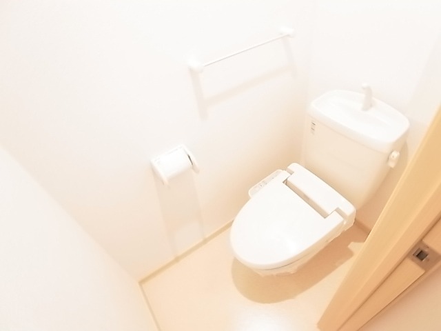 ポンム・ド・テールIのトイレ写真