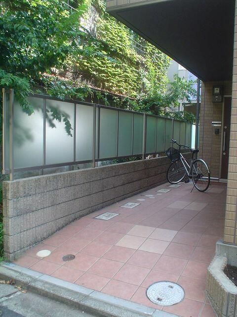 ＪＲ中央線 三鷹駅 徒歩10分 2階建 築20年の外観写真