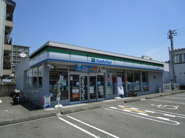 コンビニ　ファミリーマート高須新町店（コンビニ）まで205m