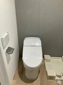 ＪＲ山手線 大崎駅 徒歩7分 4階建 築8年のトイレ写真