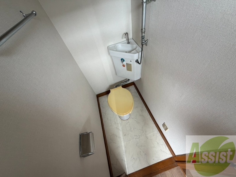 トイレ　こちらはトイレです。清潔感があり、安心して使用できます。
