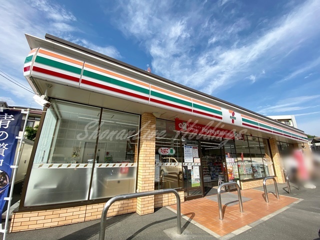 コンビニ　セブンイレブン 鎌倉大船6丁目店（コンビニ）まで371m