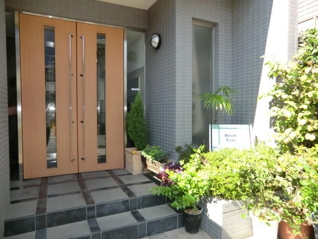エントランス　オートロック付エントランス