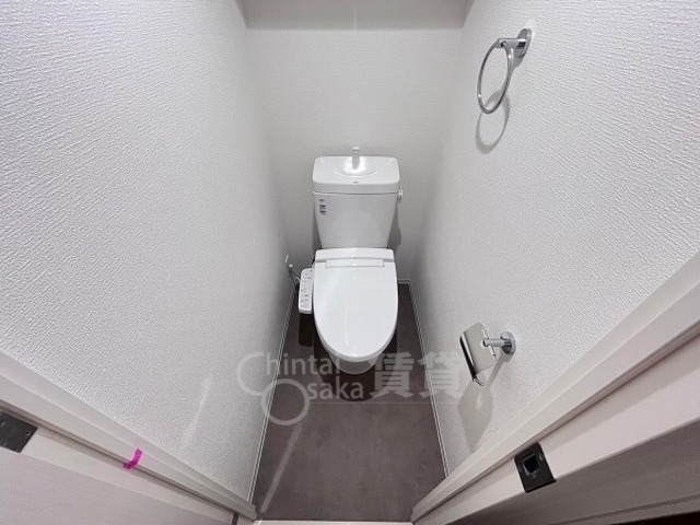 地下鉄御堂筋線 江坂駅 徒歩7分 15階建 築3年のトイレ写真