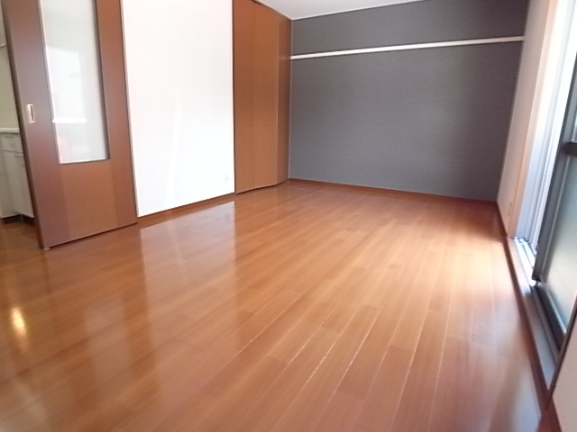 シャーメゾン浜町の居間写真