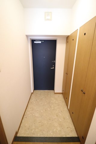 インカウンターマンションの玄関写真