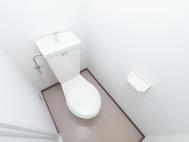 トイレ　ウォシュレットの設置が出来る綺麗なトイレ（新品に交換予定）
