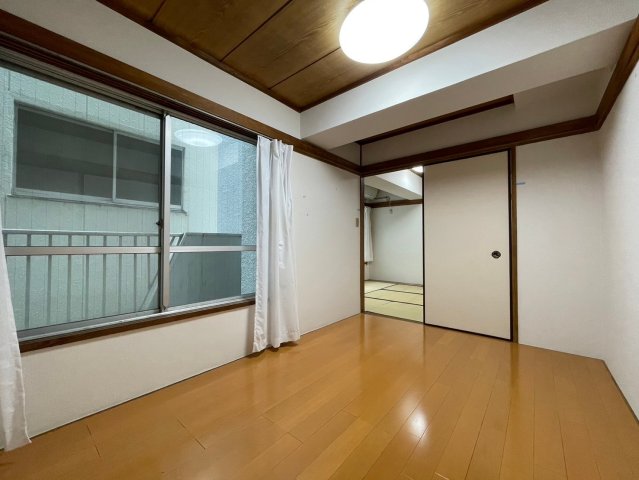 富永ビルの居間写真