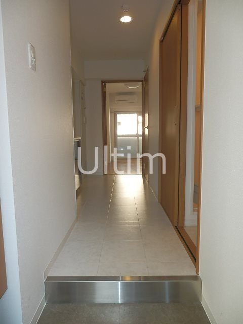 玄関　別部屋のお写真です。ご参考までに！
