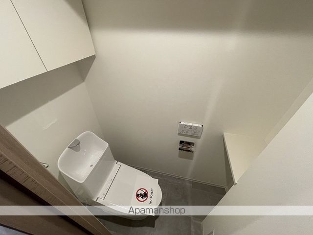 京急本線 大森町駅 徒歩2分 15階建 築2年のトイレ写真