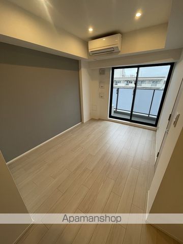 京急本線 大森町駅 徒歩2分 15階建 築2年の居間写真