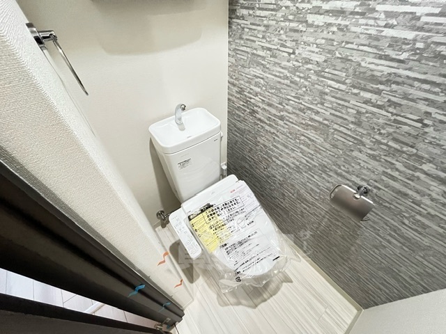 地下鉄御堂筋線 北花田駅 徒歩6分 3階建 築3年のトイレ写真