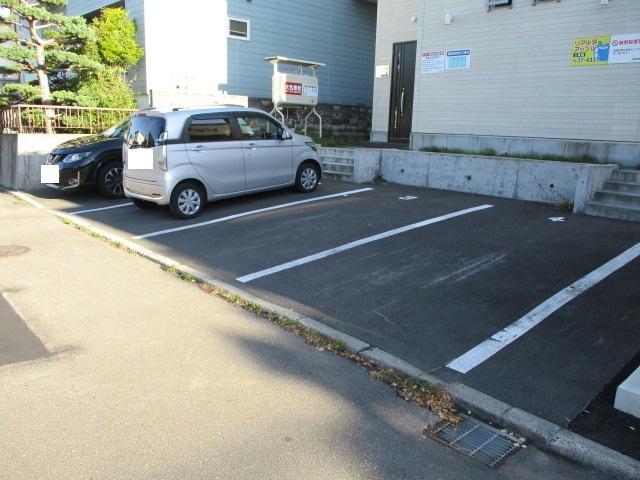 駐車場　駐車場