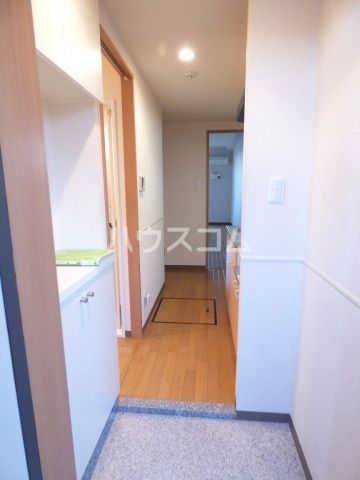 ルネス プレミールの玄関写真