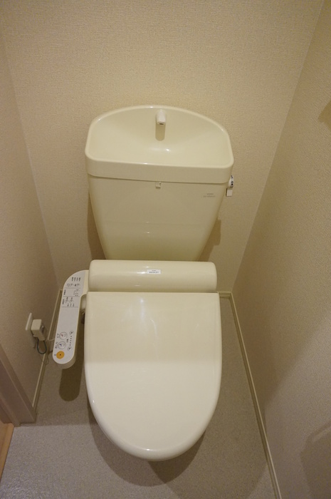トイレ　温水洗浄暖房便座つきトイレ