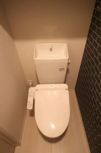 東京メトロ東西線 葛西駅 徒歩15分 3階建 築3年のトイレ写真